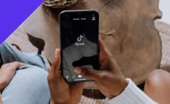 Trend 2022: TikTok supera Google e Youtube e detta nuove regole